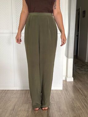 100% silk pants in new condition